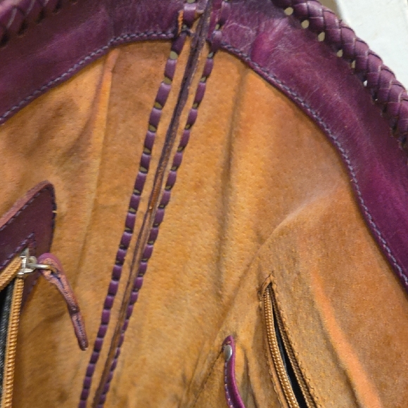 Alexandro Yeo Elegant Burgundy Embossed Tote Bag - Picture 11 of 13